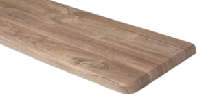 Parapet wewnętrzny w kolorze dąb vintage z wyraźnym, "postarzanym" rysunkiem drewna, widocznymi sękami i bezpiecznym, zaokrąglonym narożnikiem na białym tle.