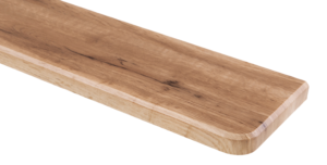 Parapet wewnętrzny w kolorze dąb watan o ciepłym, miodowym odcieniu z wyraźnym rysunkiem słojów i bezpiecznym, zaokrąglonym narożnikiem na białym tle.