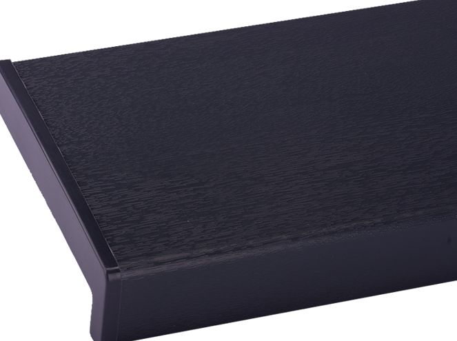 Ciemnoszary parapet wewnętrzny PCV grafit z delikatną strukturą i dopasowanym boczkiem.